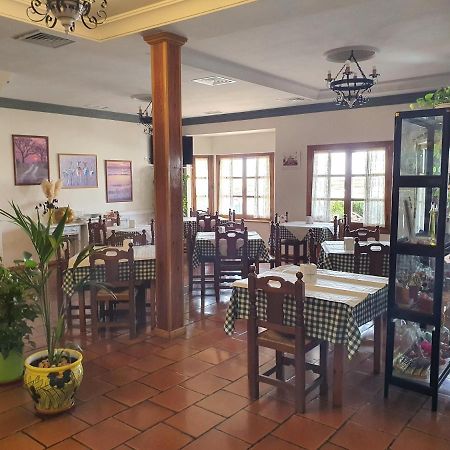 Hotel-Restaurante Venta Tomas Almuradiel Екстер'єр фото