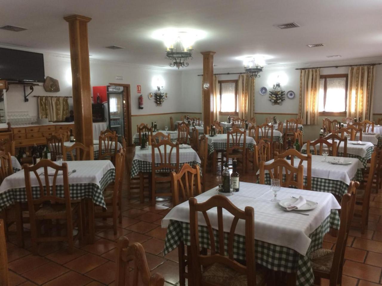 Hotel-Restaurante Venta Tomas Almuradiel Екстер'єр фото